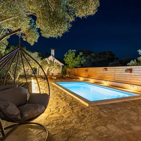 Villa Excellent Villa! Private Forest And Pool,near Sea Dograde