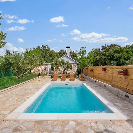 Excellent Villa! Private Forest And Pool,near Sea Villa
