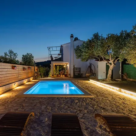 Villa Excellent Villa! Private Forest And Pool,near Sea *